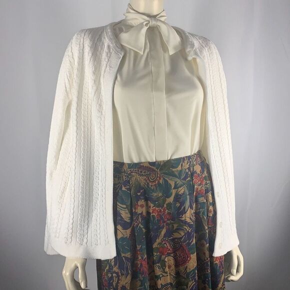 Vintage Cuddle Knit White Women's Cardigan Sweater Granny Cottage Core Small - Picture 2 of 11